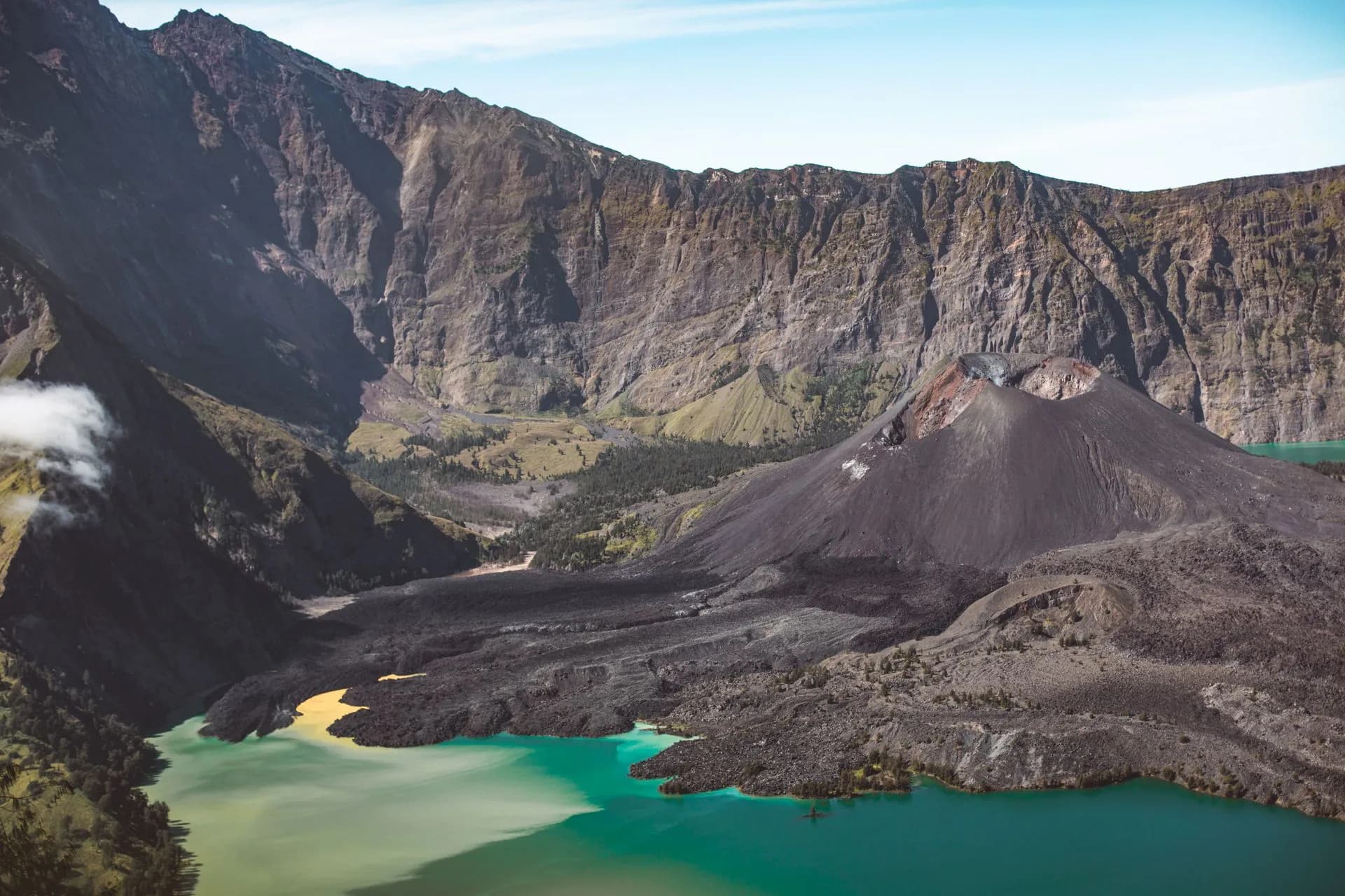 Caldeira du mont Rinjani et son lac de cratère, Lombok