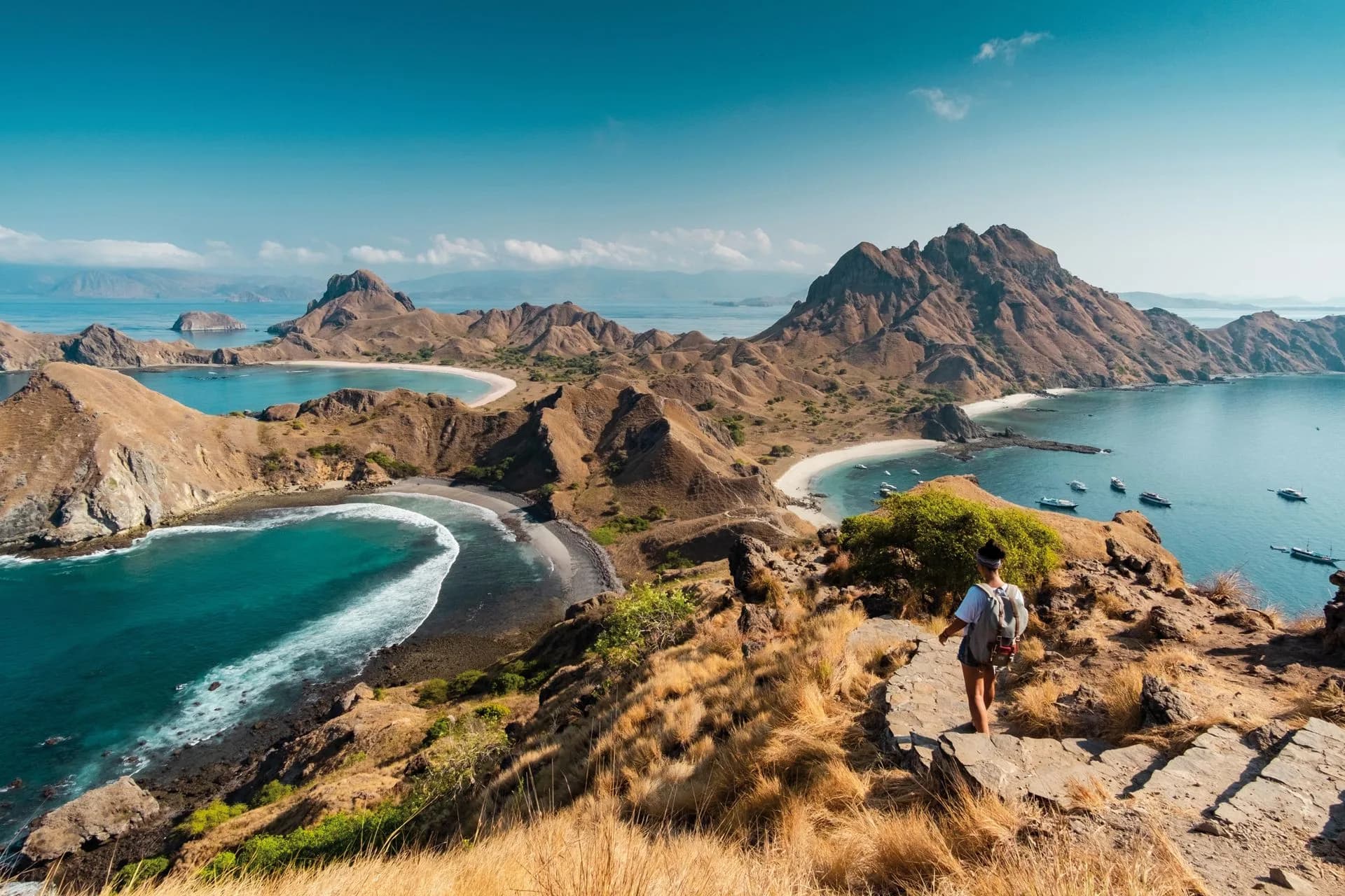 Collines et baies de l'île de Padar, parc national de Komodo